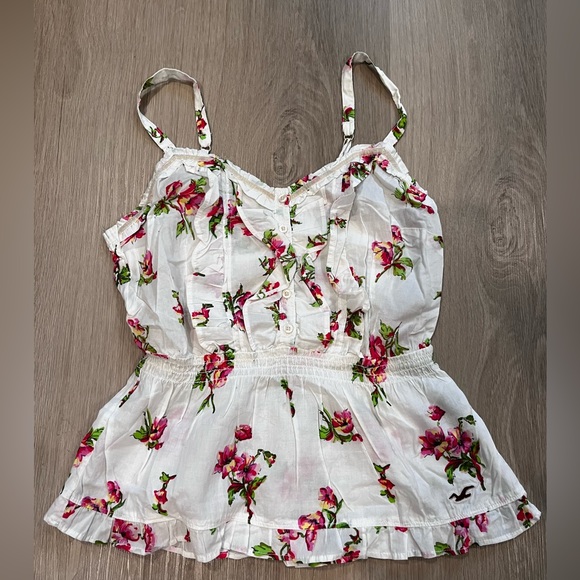 Hollister Floral 100% cotton Cute Top - Picture 3 of 10